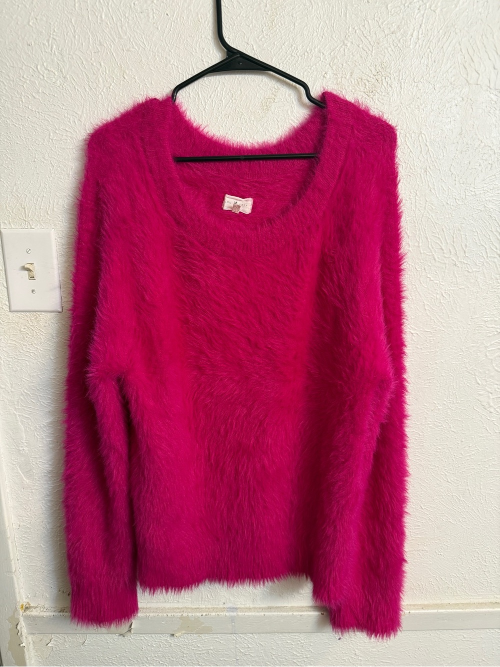 Soft Fuchsia Fuzzy Crewneck Sweater - Lou&Grey